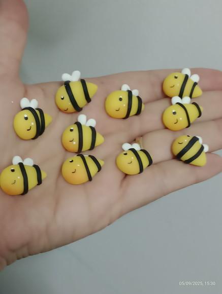 Mini Aplique Abelhinhas em Biscuit Vinte Peças