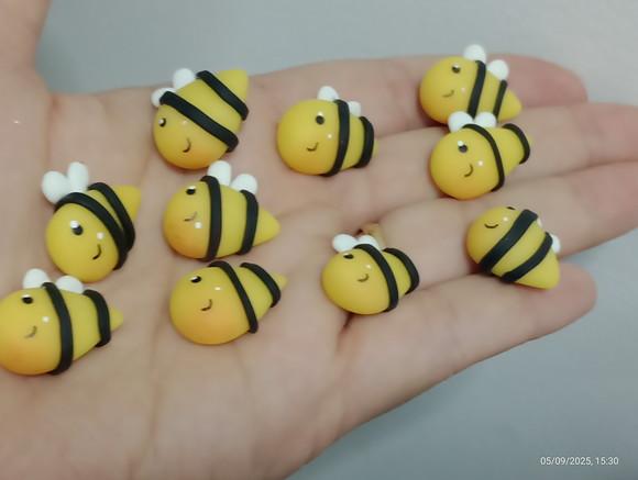 Mini Aplique Abelhinhas em Biscuit Vinte Peças