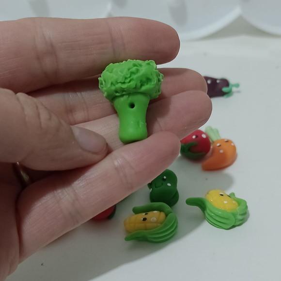 Mini Aplique Legumes e Verduras com Carinha de Biscuit