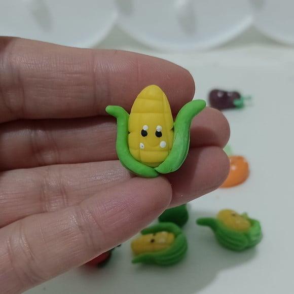 Mini Aplique Legumes e Verduras com Carinha de Biscuit