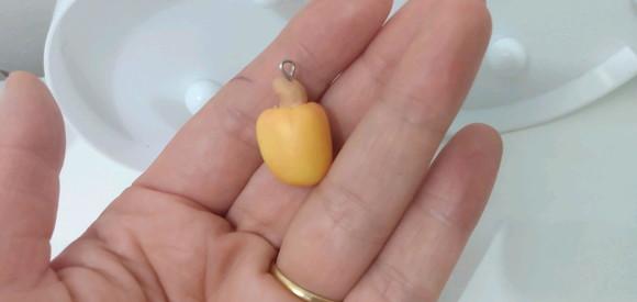 Mini Pingente Caju de Biscuit para Lembrancinhas ou Convites