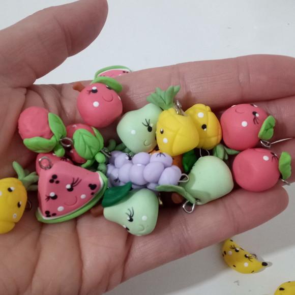 Pingente Frutinhas de Biscuit com Carinha