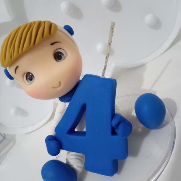 Topo de Bolo Astronauta de Biscuit com Vela
