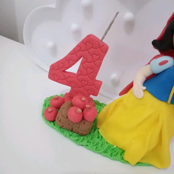 Topo de Bolo Branca de Neve com Vela