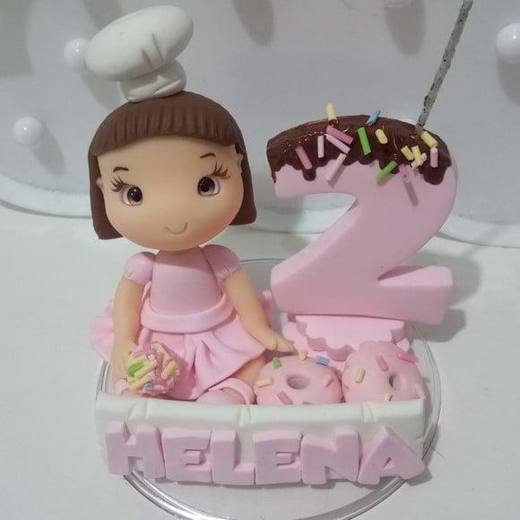 Topo de Bolo Confeiteira Menina de Biscuit com Vela e Nome