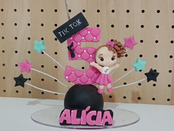 Topo de Bolo com Vela Menina com Estrelinhas de Biscuit