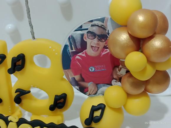 Topo de Bolo com Vela e Foto Personalizada