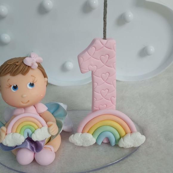 Topo de Bolo de Biscuit com Vela para Menina Tema Arco-íris