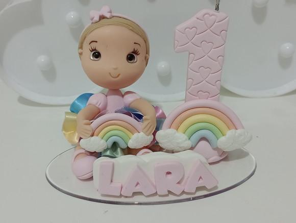 Topo de Bolo de Biscuit Menina Tema Arco-íris com Nome