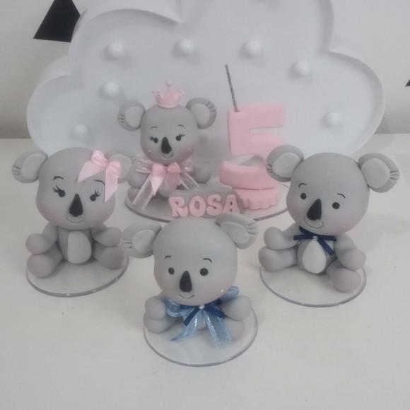 Topo de Bolo Família Coala de Biscuit com Vela e Nome