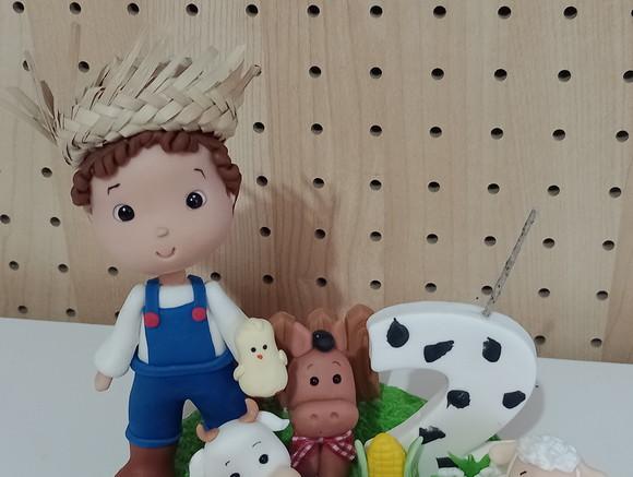Topo de Bolo Fazendinha Cenário de Biscuit