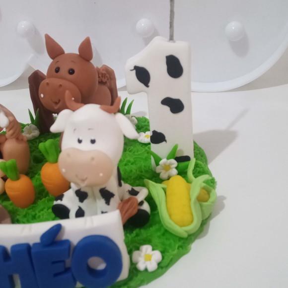 Topo de Bolo Fazendinha de Biscuit com Vela para Menino