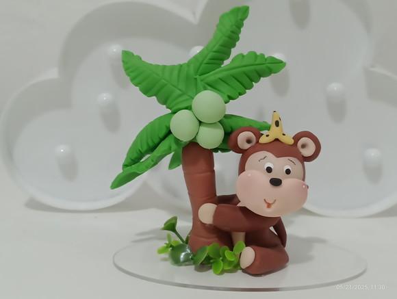 Topo de Bolo Macaquinho com Coqueiro em Biscuit