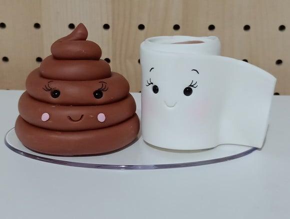 Topo de Bolo Papel Higiênico e Cocô Fofinhos