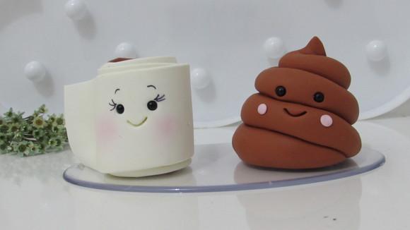 Topo de Bolo Papel Higiênico e Cocô Fofinhos