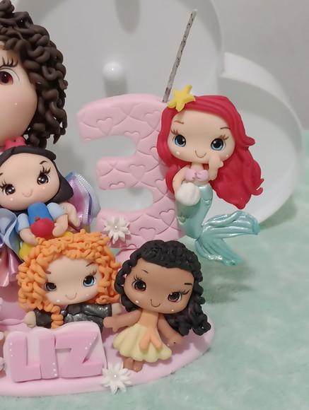 Topo de Bolo Princesas de Biscuit com Boneca e Vela