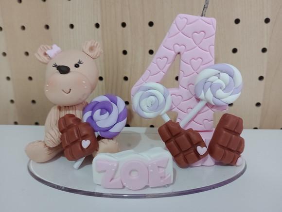 Topo de Bolo Urso de Pelúcia e Doces de Biscuit