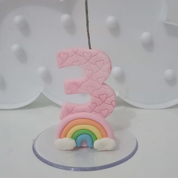 Vela Arco-íris de Biscuit Decorada com Corações