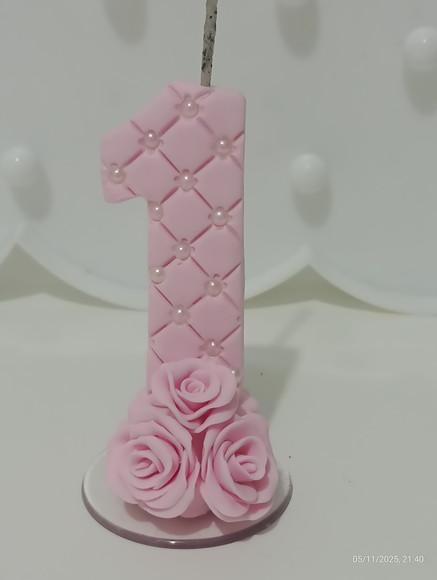 Vela de Biscuit Decorada com Mini Pérolas