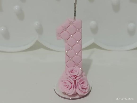 Vela de Biscuit Decorada com Mini Pérolas