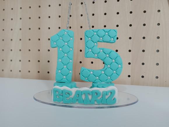 Vela Decorada com Pérolas Quinze Anos de Biscuit