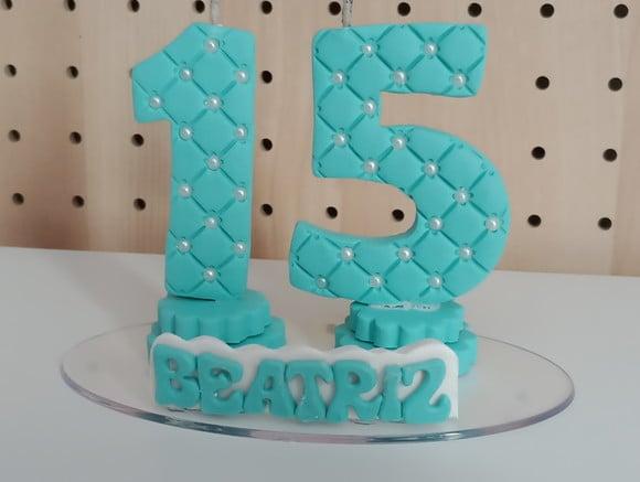 Vela Decorada com Pérolas Quinze Anos de Biscuit