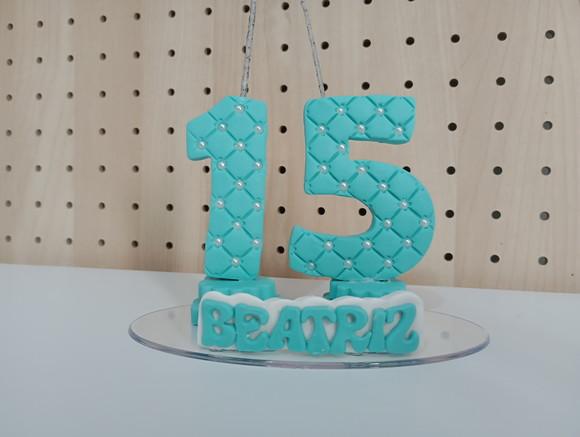 Vela Decorada com Pérolas Quinze Anos de Biscuit