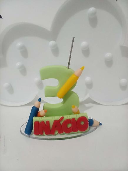 Vela Decorada com Tema Lápis de Biscuit para Festa Infantil