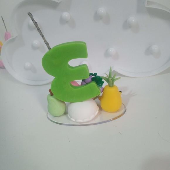 Vela Frutinhas com Carinha de Biscuit