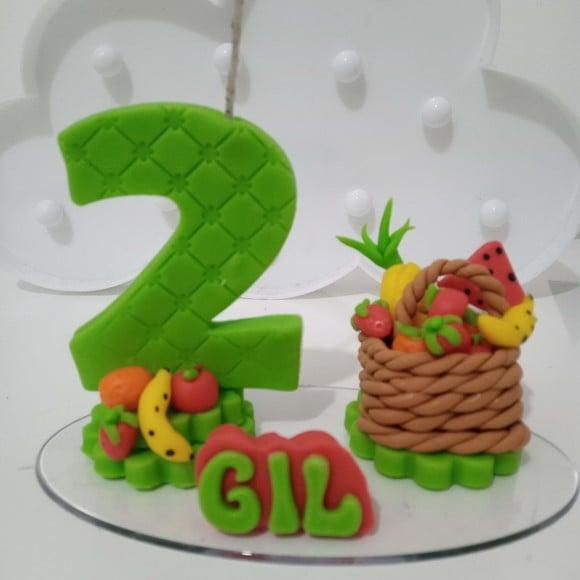 Vela Frutinhas com Cesta de Frutas e Nome de Biscuit
