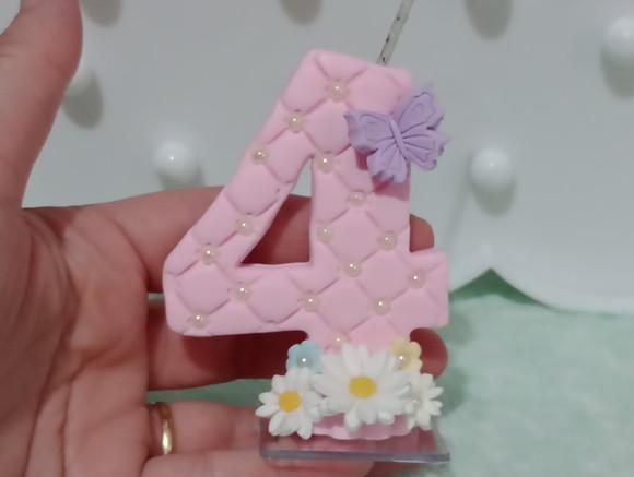 Vela Jardim das Borboletas de Biscuit Decorada Mini Pérolas