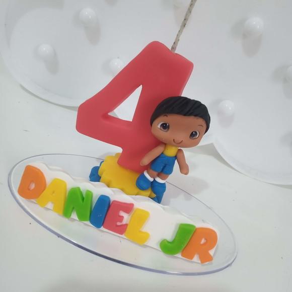 Vela Menino com Nome Tema Neutro de Biscuit