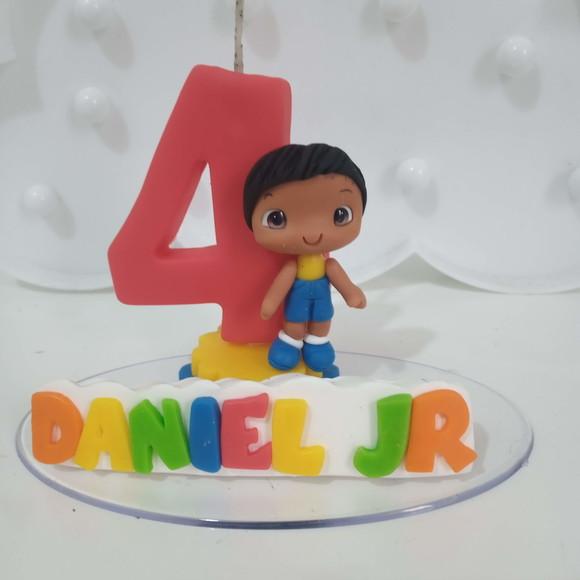 Vela Menino com Nome Tema Neutro de Biscuit