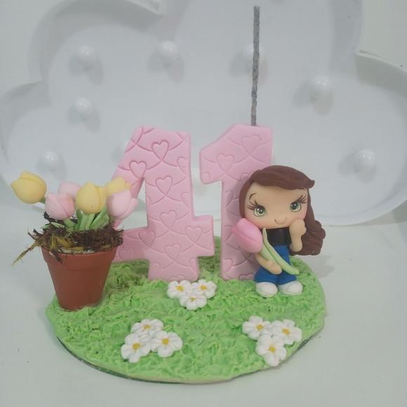 Vela Personalizada com Vaso de Tulipas e Boneca Festa Adulto