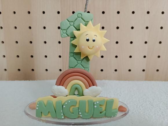 Vela Primeira Volta ao Sol com Arco-íris Boho de Biscuit