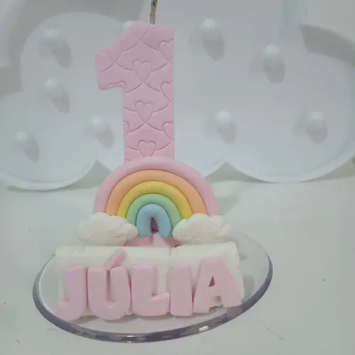 Vela arco-íris de biscuit com nome