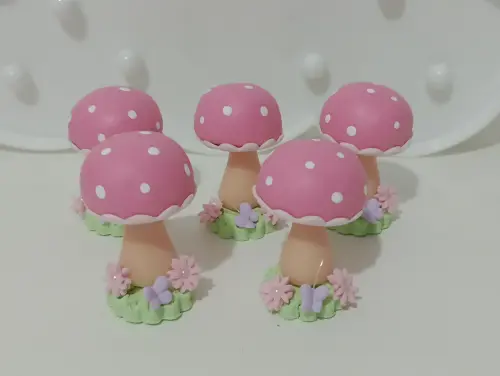 Lembrancinha cogumelo de biscuit festa jardim 10 peças