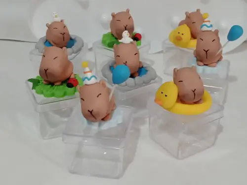 Lembrancinha Capivara de Biscuit Caixinha Acrílica