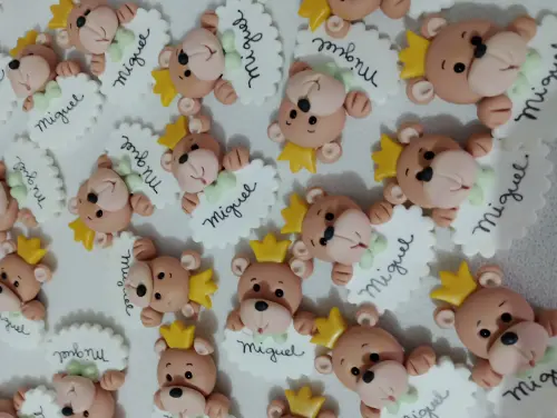 Lembrancinha de Chá de Bebê ou Maternidade Ursinho com Ímã de Biscuit