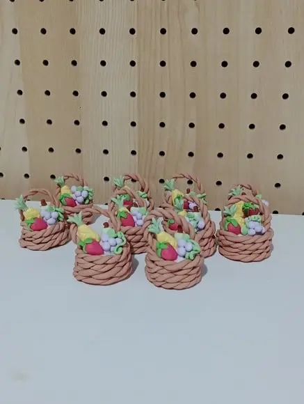 Aplique Cestinha de Frutas de Biscuit para Lembrancinhas