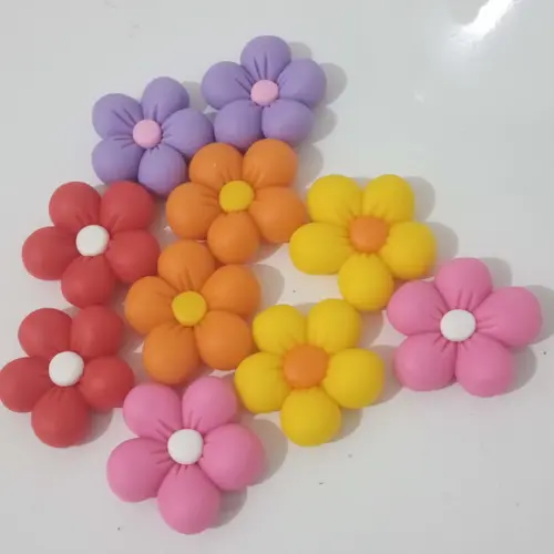 Aplique Florzinha Gordinha de Biscuit para Lembrancinhas