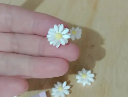 Aplique Mini Margarida de Biscuit com Vinte Peças