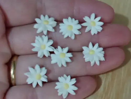 Aplique Mini Margarida de Biscuit Trinta Peças
