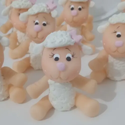 Aplique Ovelha Sentadinha com Lacinho para Lembrancinhas