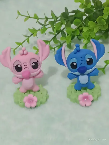 Aplique para Lembrancinhas Stich e Angel em Biscuit