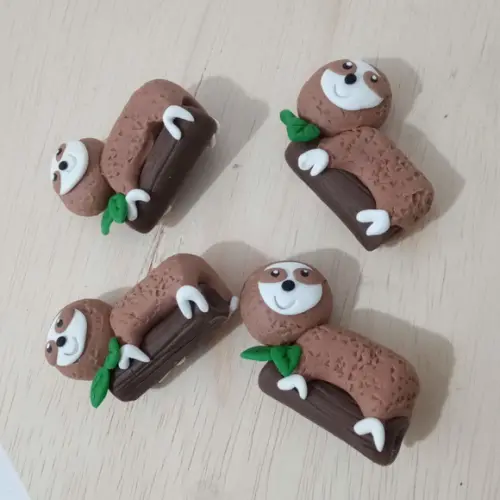Aplique Preguiça de Biscuit para Lembrancinhas