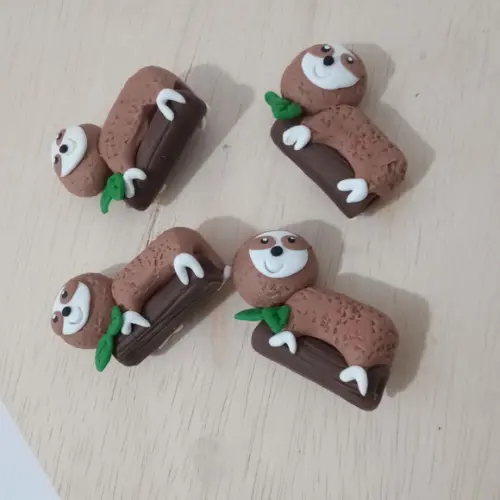 Aplique Preguiça de Biscuit para Lembrancinhas