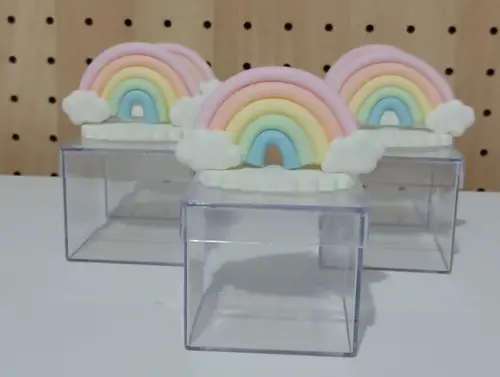 Arco-íris de Biscuit na Caixinha Acrílica Dez Peças