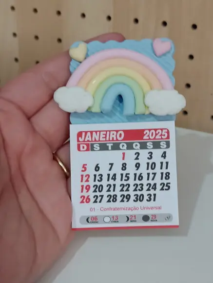 Calendário 2026 de Biscuit Arco-íris Corações