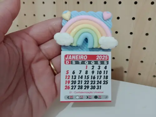 Calendário 2026 de Biscuit Arco-íris Corações